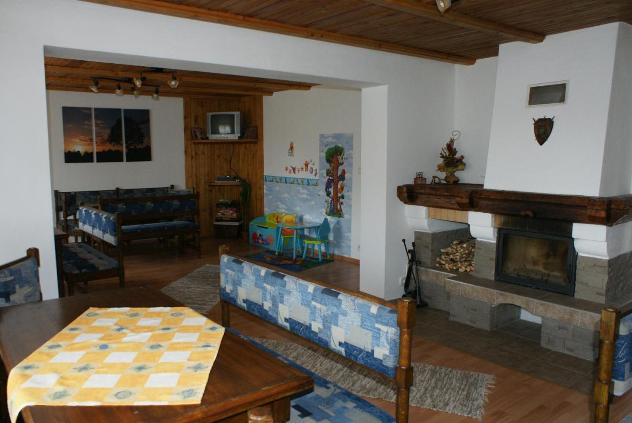 Guest House Boba Štrba Exteriör bild